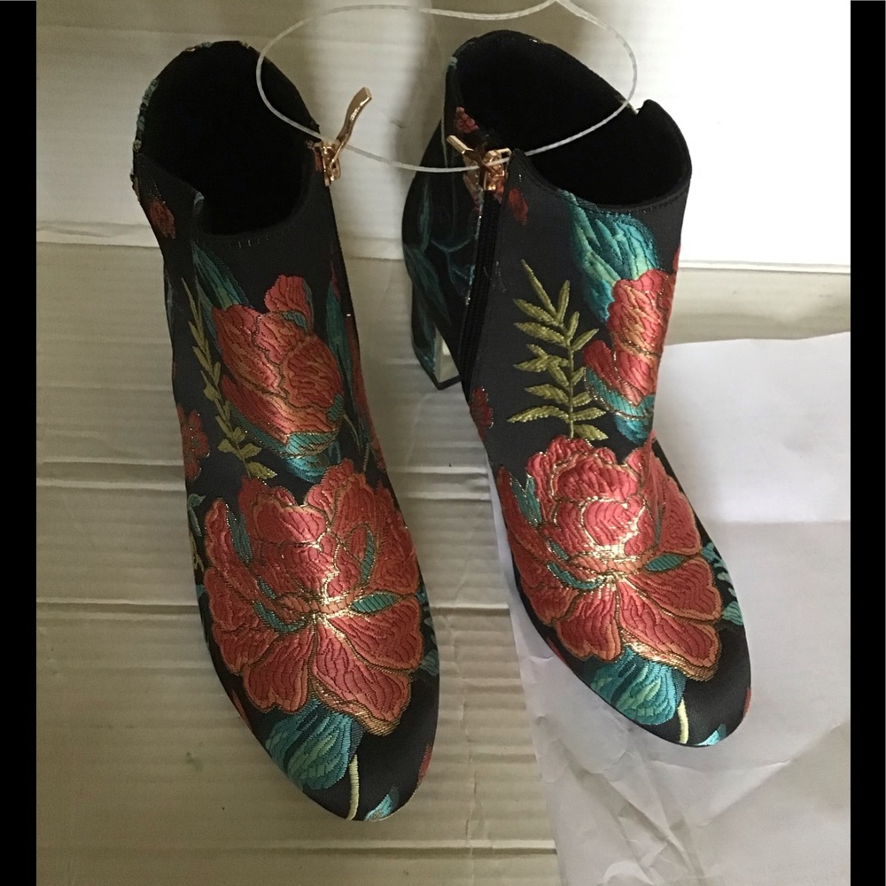 SOLD.🚫 J.RENEE TUNATTI BOOTIES (Sz7) - Picture 8 of 12